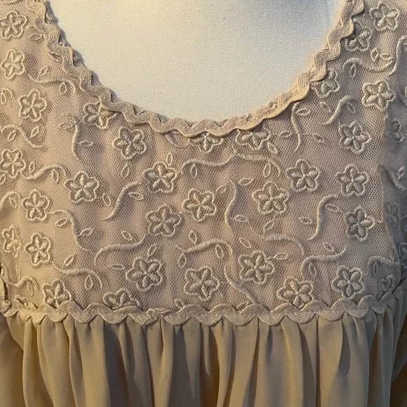 INC Blouse Tunic Cream Floral Embroidery Embroidered Flower Flowers Medium M - Picture 3 of 7